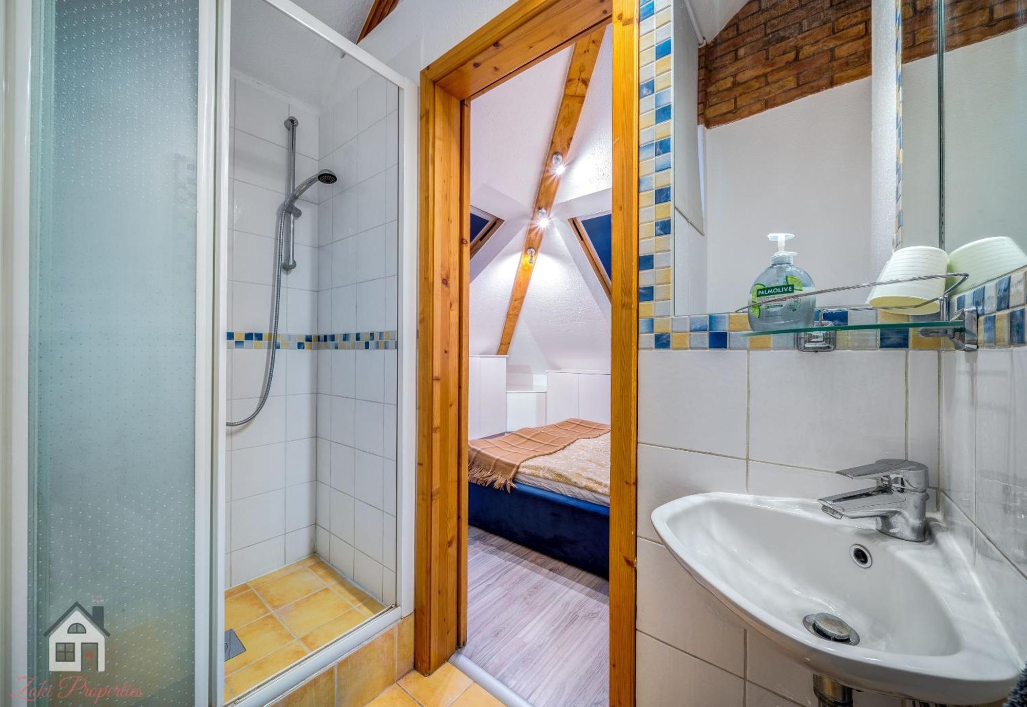Acme Apartments Будапеща Екстериор снимка